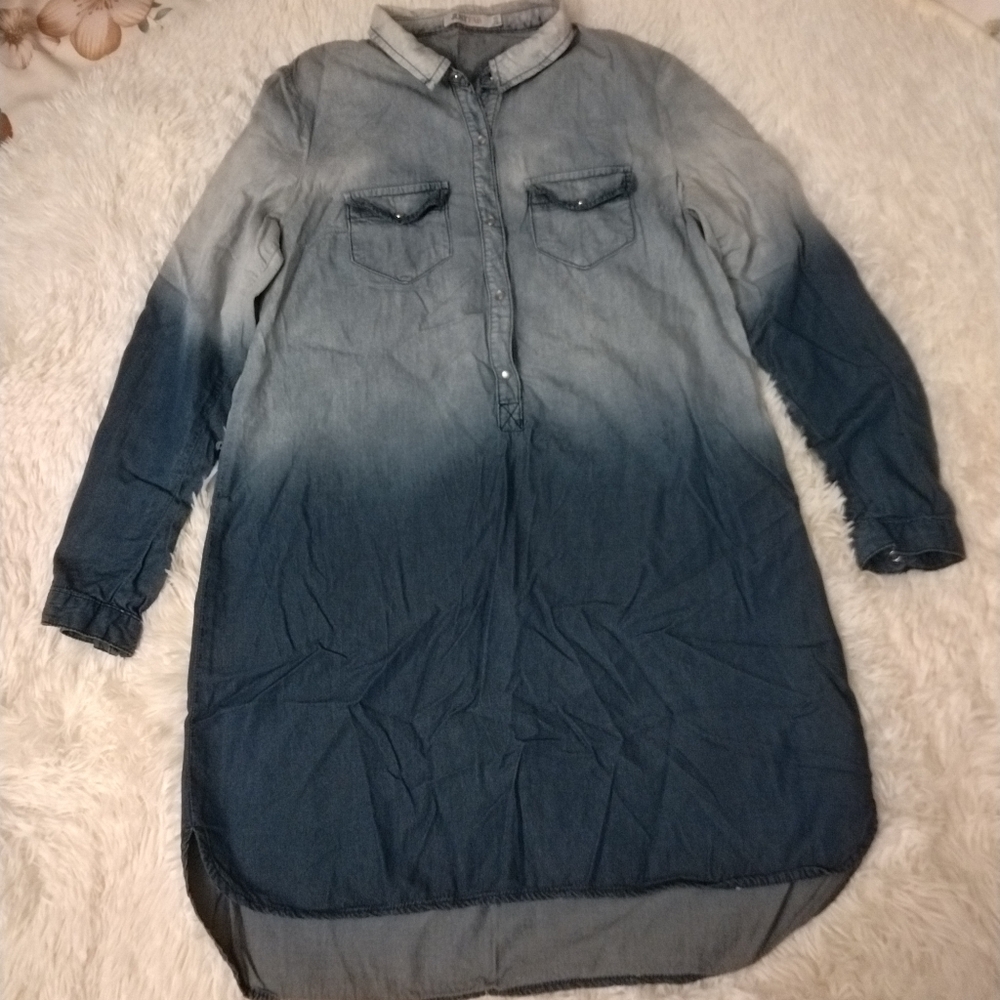 🎉HP🎉 JustFab Women's Ombré Blue Denim Shirt Dress - Picture 3 of 6